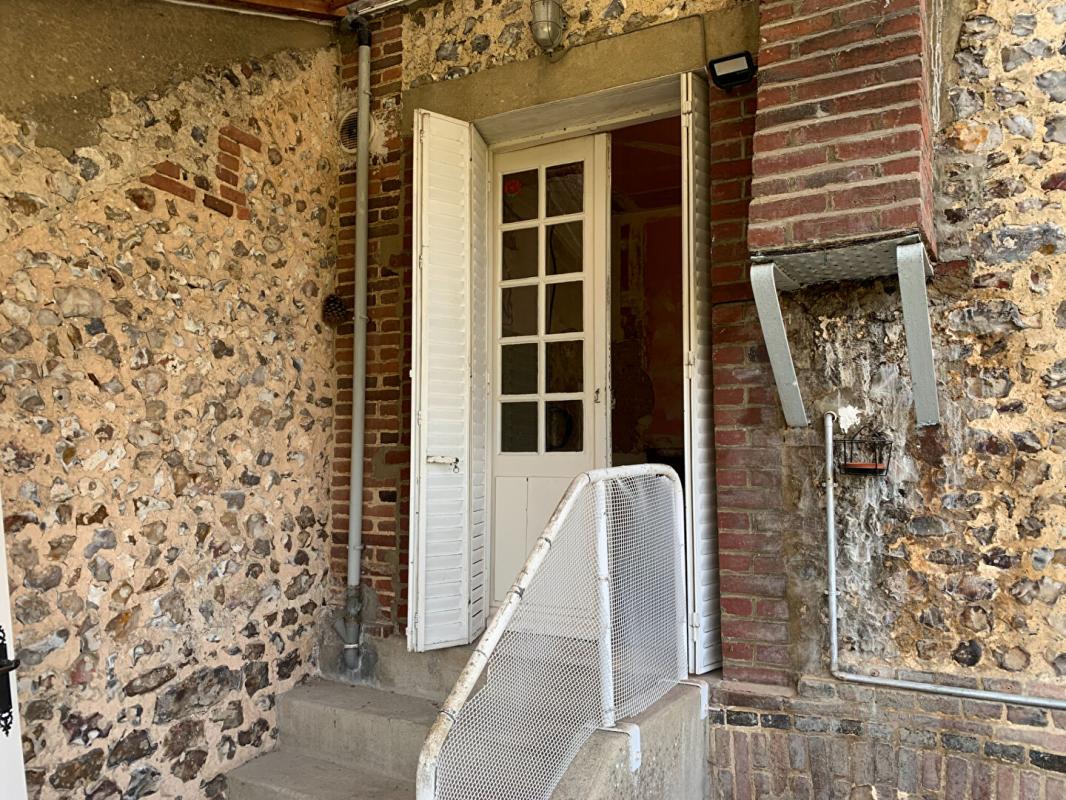 SAINT-SULPICE-SUR-RISLE MAISON AVEC JARDIN PROCHE DE TOUTES COMMODITES 10