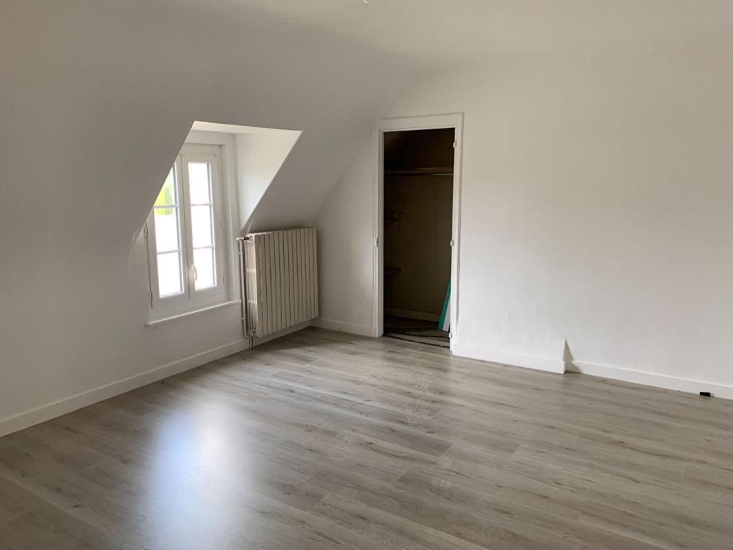 SAINT-SULPICE-SUR-RISLE MAISON AVEC JARDIN PROCHE DE TOUTES COMMODITES 5