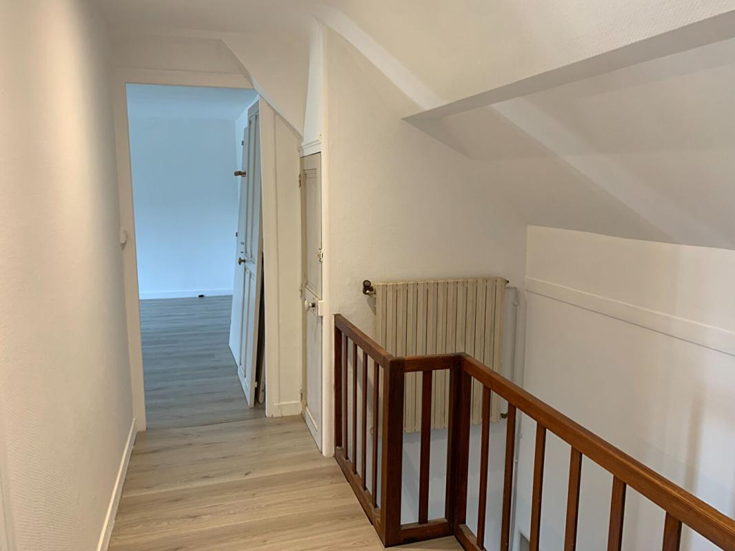 SAINT-SULPICE-SUR-RISLE MAISON AVEC JARDIN PROCHE DE TOUTES COMMODITES 6