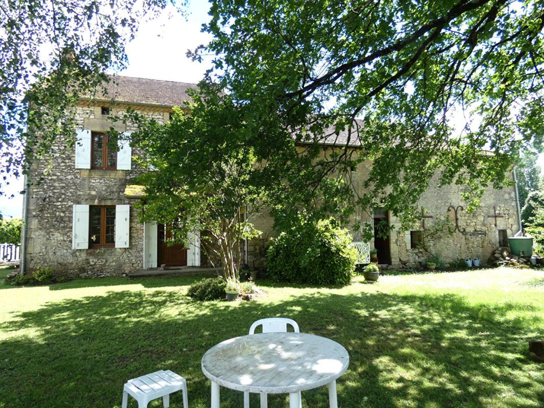 CHERVEIX-CUBAS Maison 120 m2 / 4 chambres / grange / terrain 800m² 1