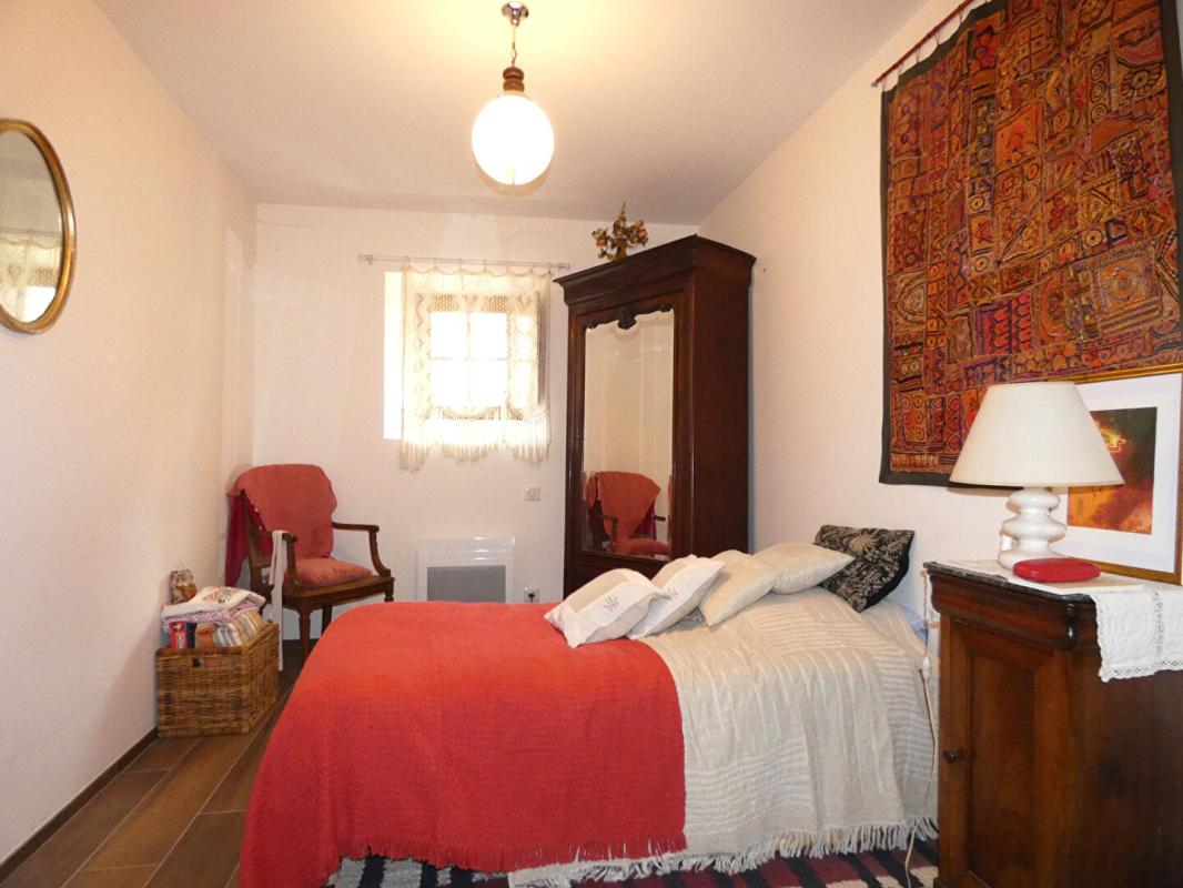 CHERVEIX-CUBAS Maison 120 m2 / 4 chambres / grange / terrain 800m² 10