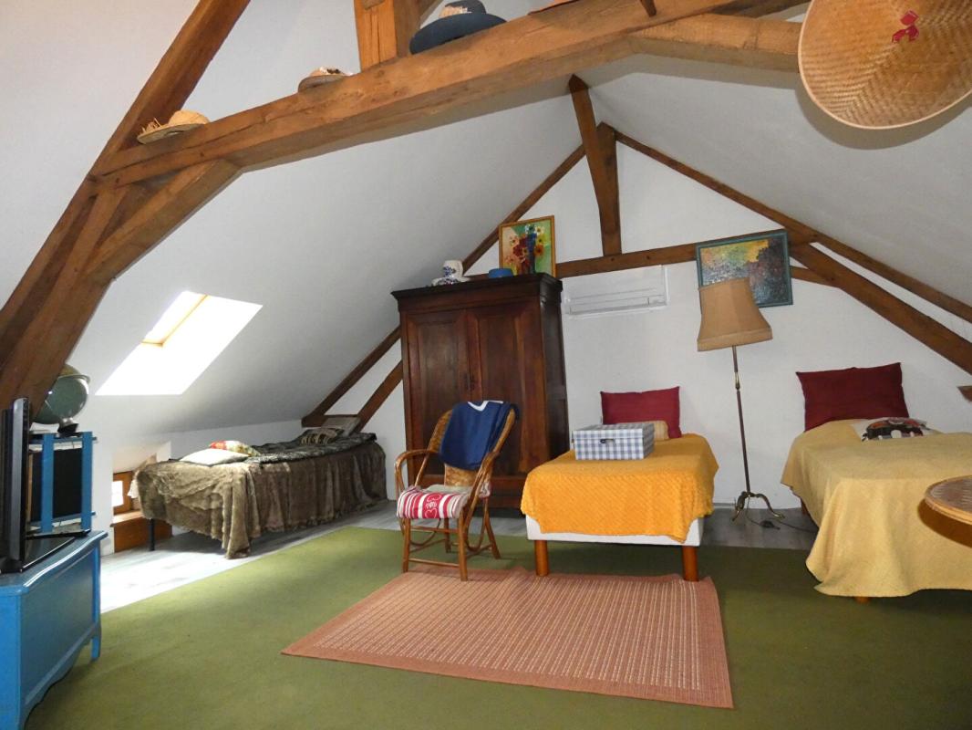 CHERVEIX-CUBAS Maison 120 m2 / 4 chambres / grange / terrain 800m² 15