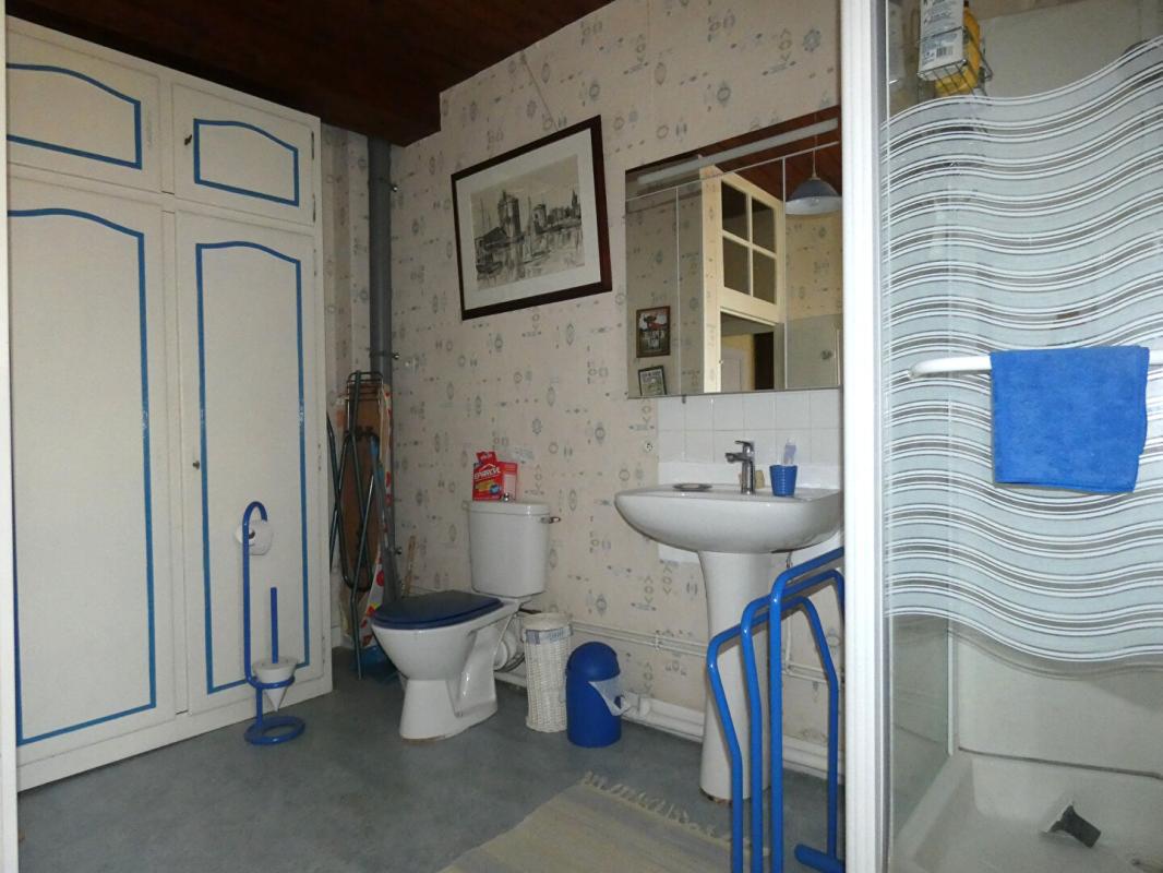 CHERVEIX-CUBAS Maison 120 m2 / 4 chambres / grange / terrain 800m² 16
