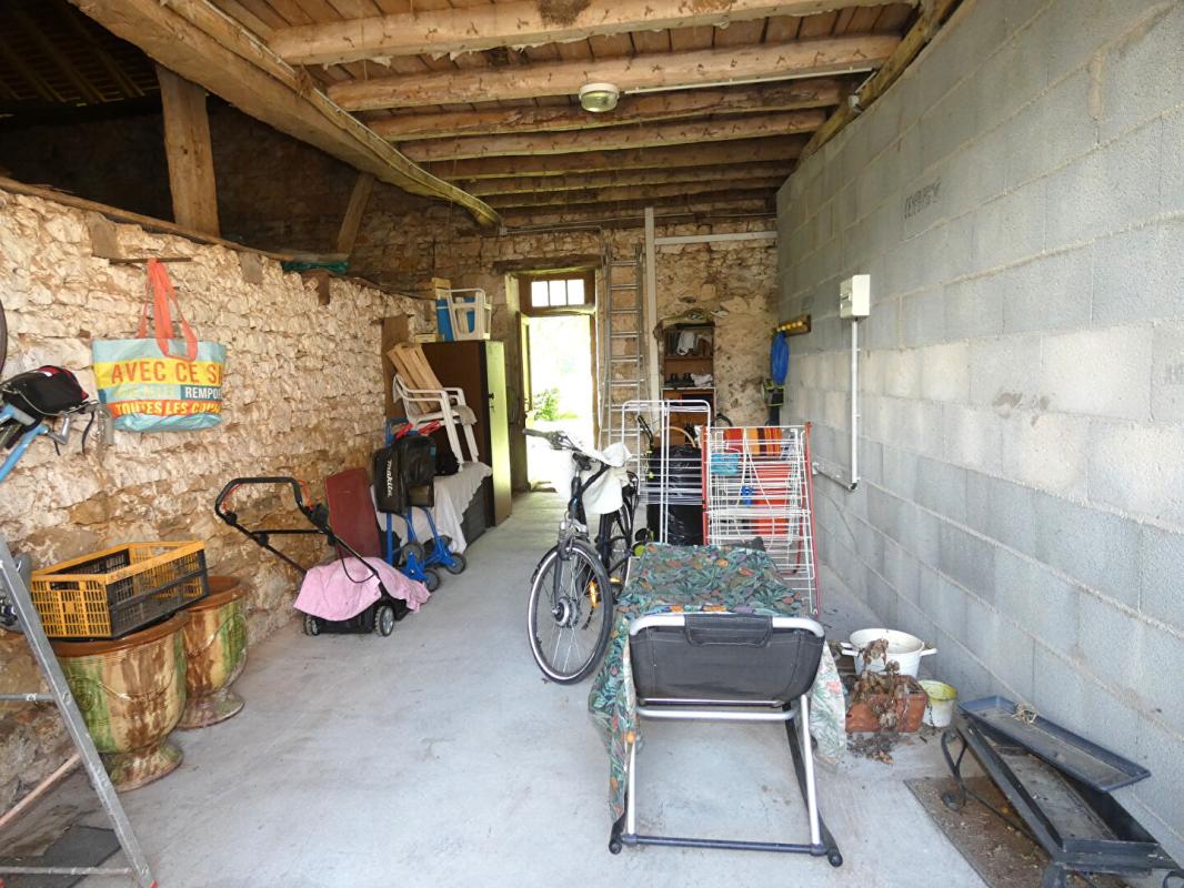 CHERVEIX-CUBAS Maison 120 m2 / 4 chambres / grange / terrain 800m² 17