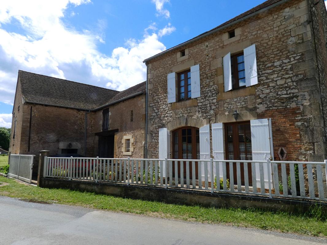 CHERVEIX-CUBAS Maison 120 m2 / 4 chambres / grange / terrain 800m² 5