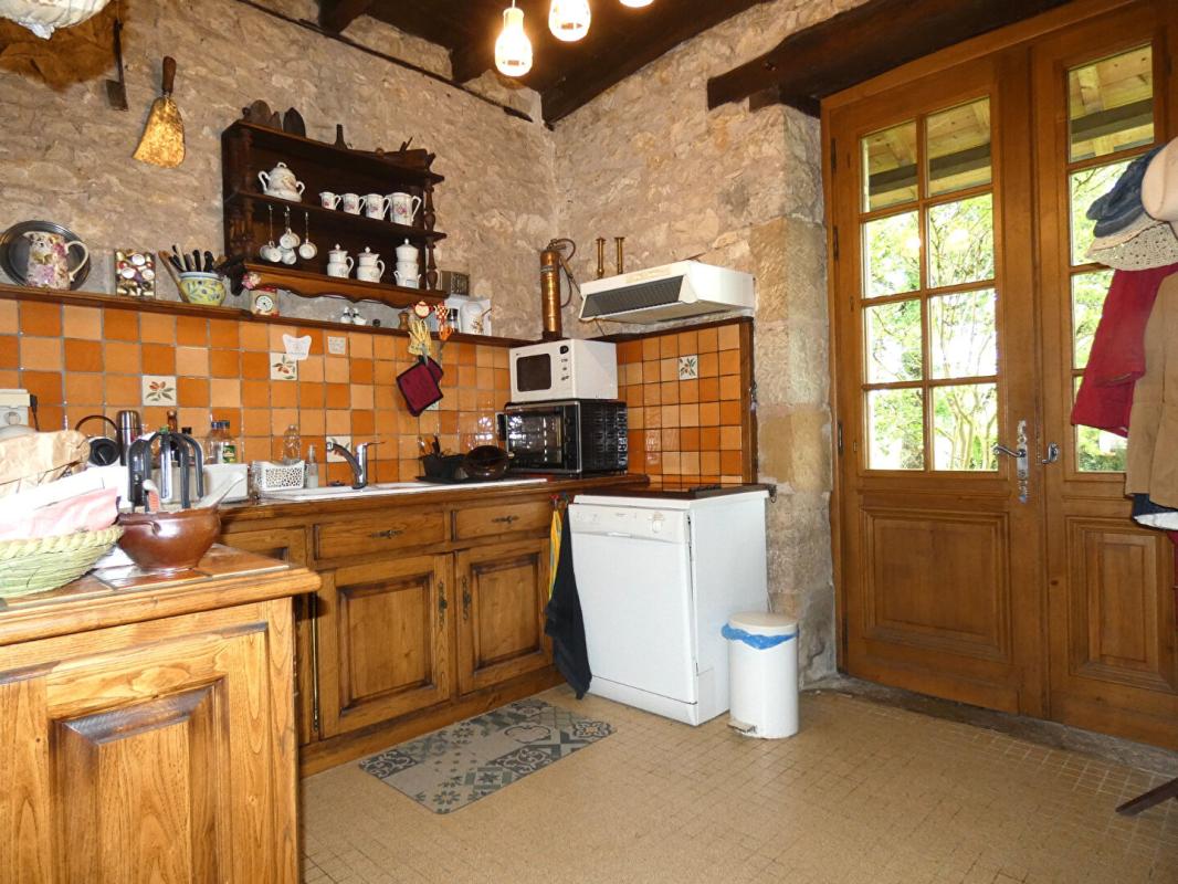 CHERVEIX-CUBAS Maison 120 m2 / 4 chambres / grange / terrain 800m² 8
