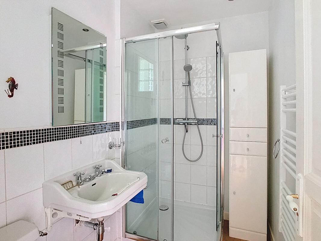 COUX-ET-BIGAROQUE Maison lumineuse avec 4 chambres et piscine 13