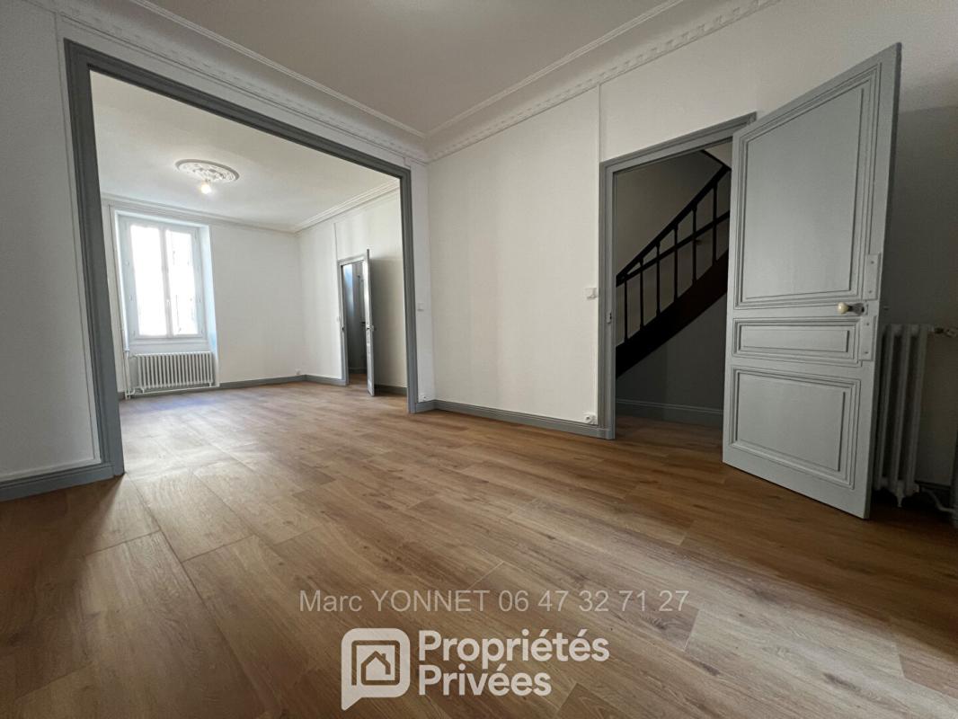 ANGOULEME Maison de ville 135 m² 9 pièces à Angoulême 1