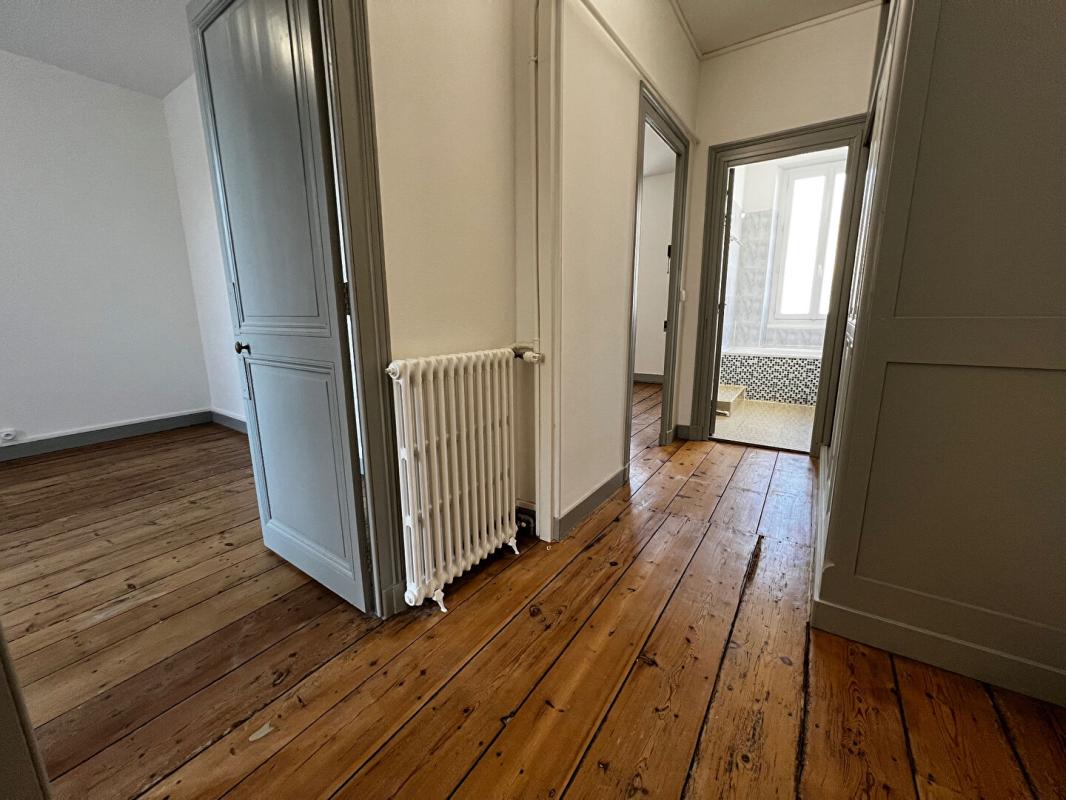 ANGOULEME Maison de ville 135 m² 9 pièces à Angoulême 12