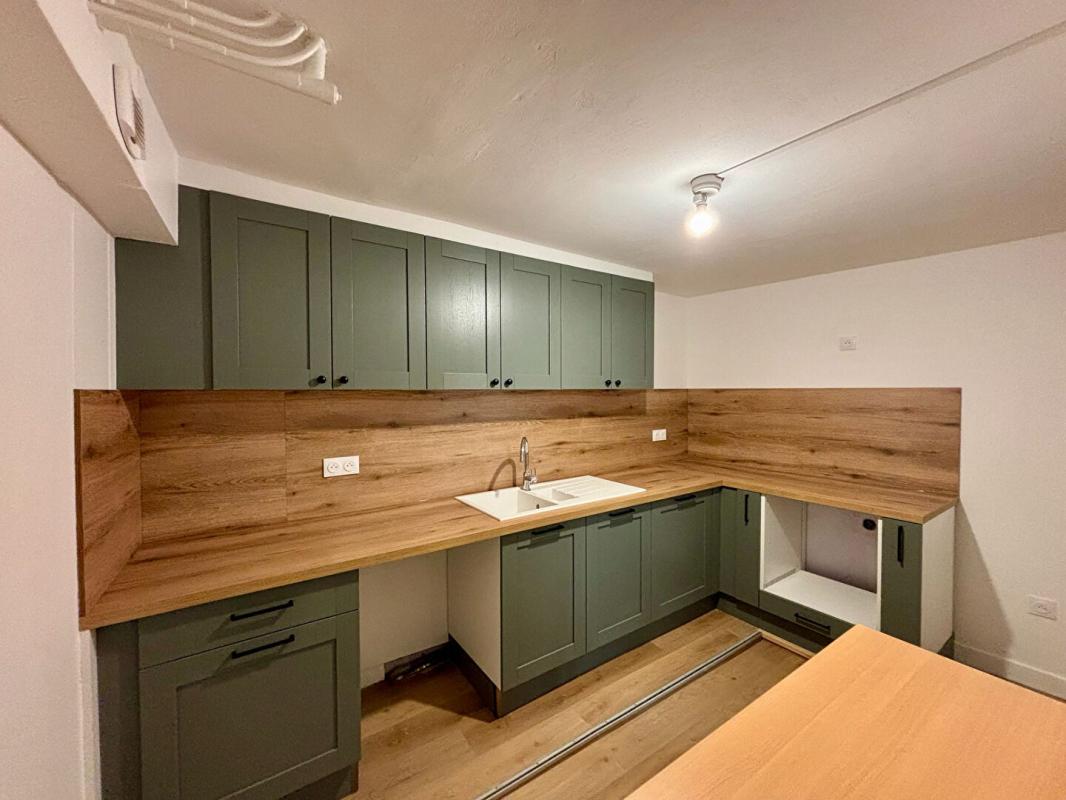 NEVERS Appartement Nevers 3 pièce(s) 95 m2 - 2 chambres - Rez-de-chaussée - dépendance - pas de travaux 3