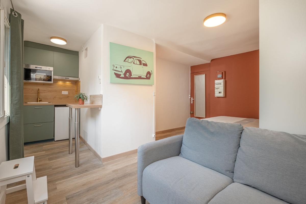 MARSEILLE-1ER-ARRONDISSEMENT STUDIO + TERRASSE BD LIBERATION 13001 10