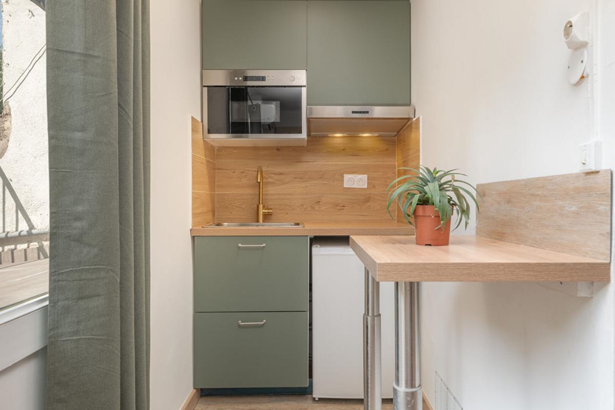 MARSEILLE-1ER-ARRONDISSEMENT STUDIO + TERRASSE BD LIBERATION 13001 11