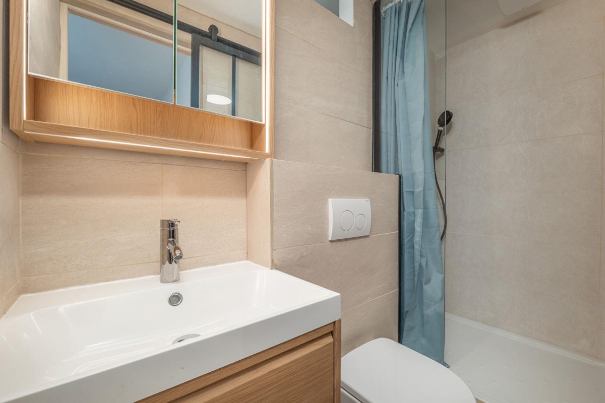 MARSEILLE-1ER-ARRONDISSEMENT STUDIO + TERRASSE BD LIBERATION 13001 13