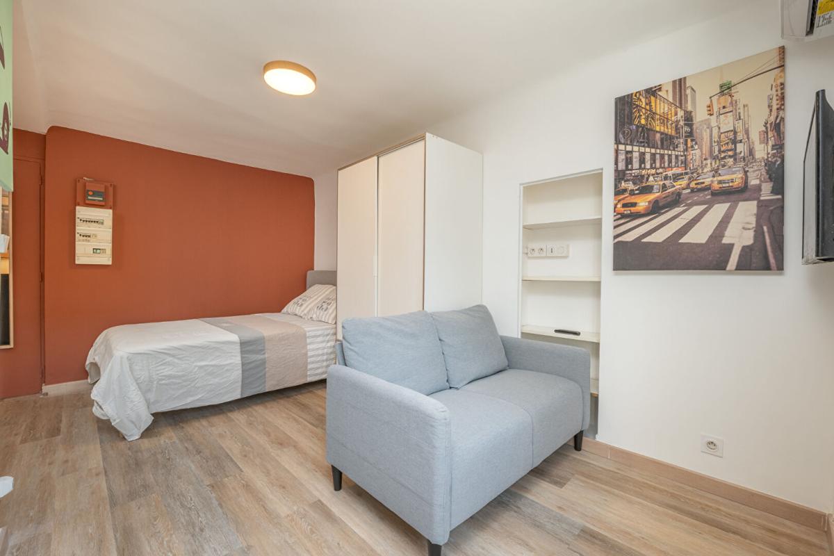 MARSEILLE-1ER-ARRONDISSEMENT STUDIO + TERRASSE BD LIBERATION 13001 9