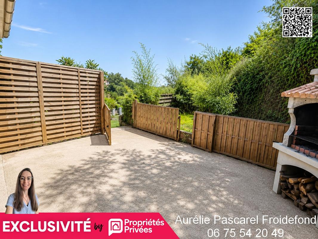 BRIVE-LA-GAILLARDE BRIVE : Grange en pierre, rénovée en Maison T4 d'env. 110m² - 3 chambres + Bureau - combles aménageables - GARAGE et Atelier - Terrain d'env. 2500m² et Terrasse couverte 8
