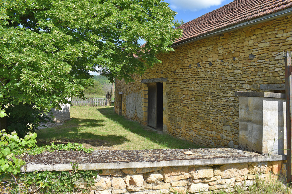 AUBAS corps de ferme Aubas 5 pièce(s) 95 m2 5