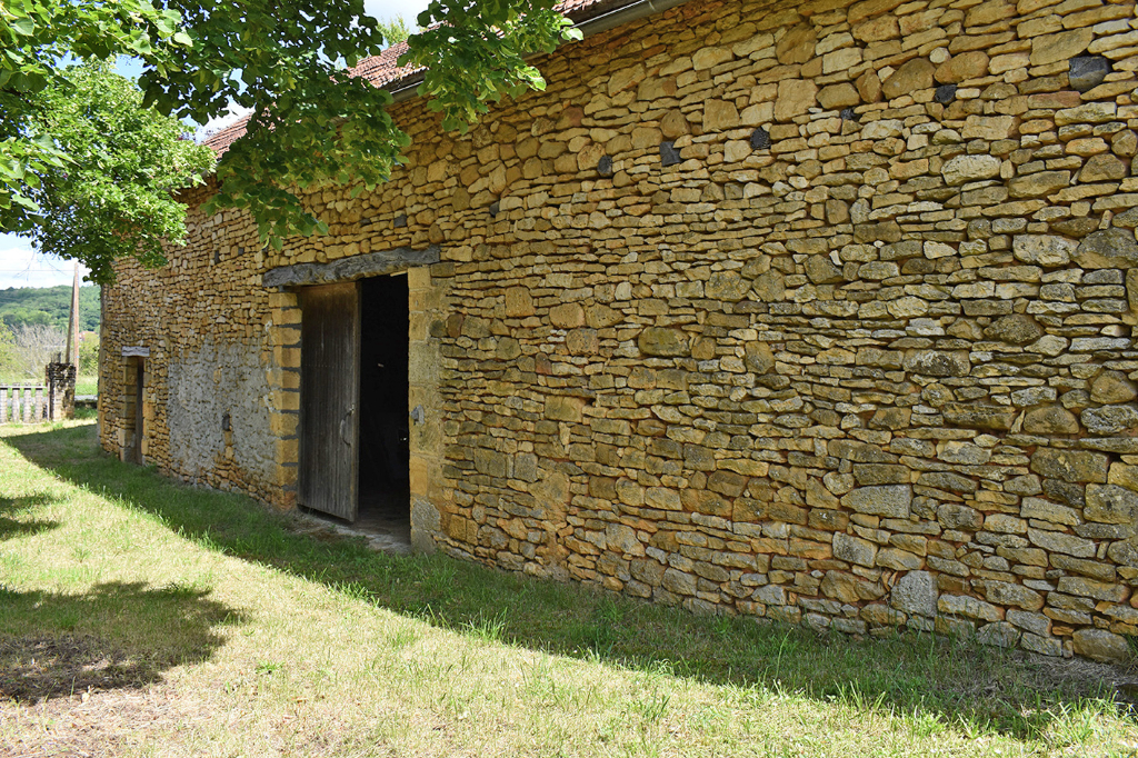 AUBAS corps de ferme Aubas 5 pièce(s) 95 m2 8