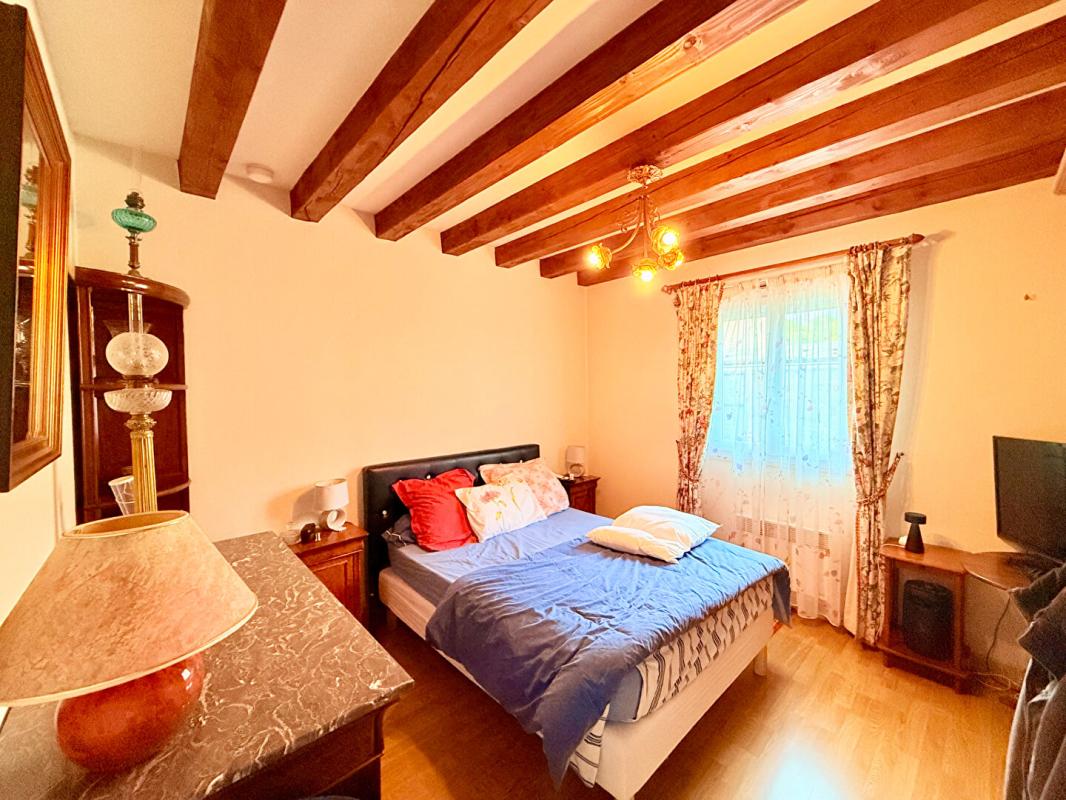 JOIGNY Maison de caractère 250 m² , 10 pièces sur Terrain 1000 m² à Joigny 10