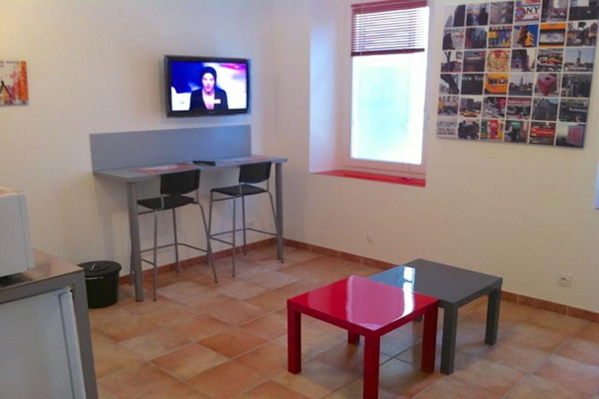 MARSEILLE-11E-ARRONDISSEMENT STUDIO DE 21.82 M2 À PROXIMITÉ DU LYCÉ DE LA FORBINE 10