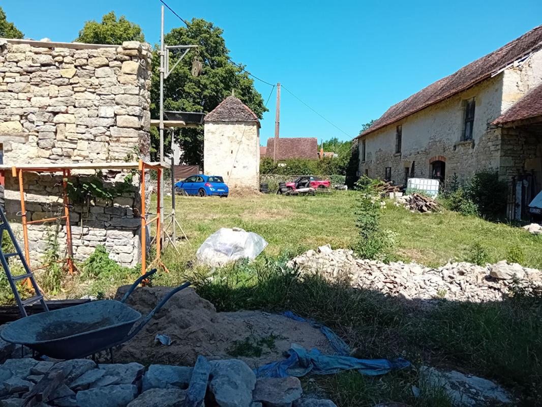 VAILHOURLES Grange 280M² permis de construire terrain 1800m² 16