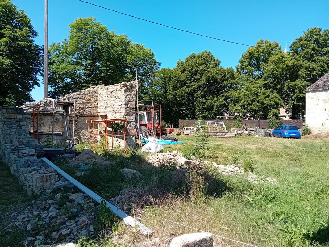 VAILHOURLES Grange 280M² permis de construire terrain 1800m² 17
