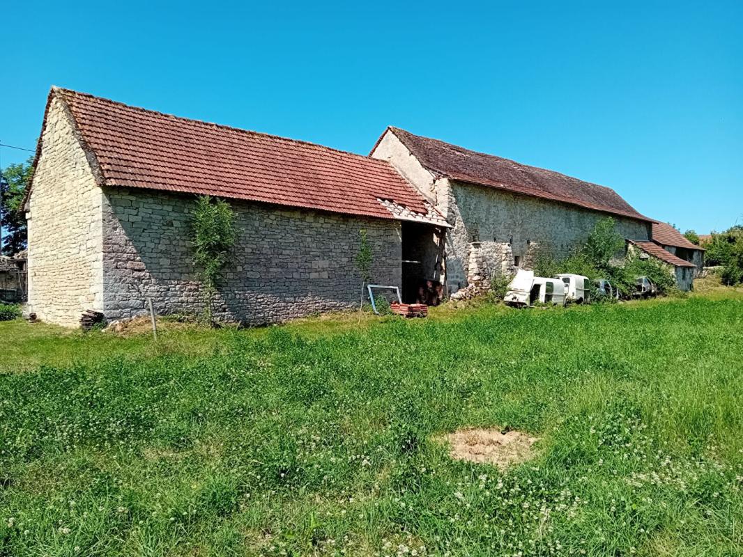 VAILHOURLES Grange 280M² permis de construire terrain 1800m² 18