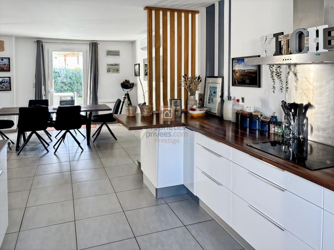 BASSENS Coup coeur assuré Magnifique Maison Familiale avec Piscine 3