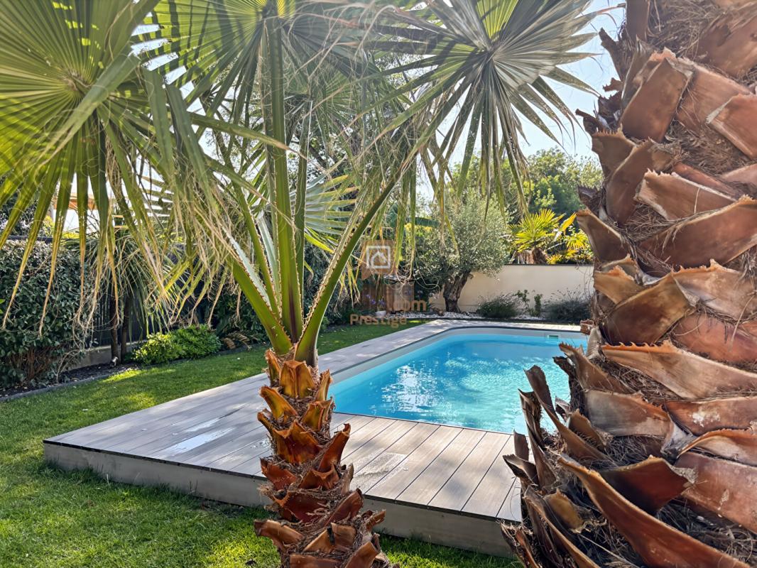 BASSENS Coup coeur assuré Magnifique Maison Familiale avec Piscine 9