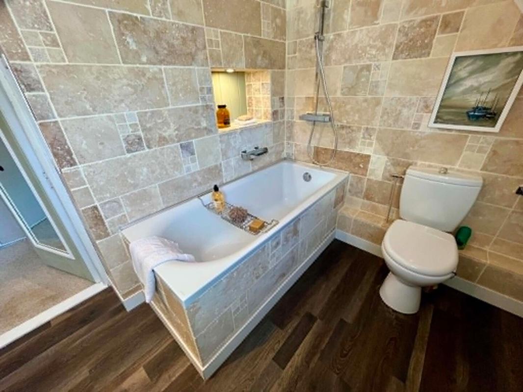 BASSILLAC Maison et gîte indépendant 253 m2 12
