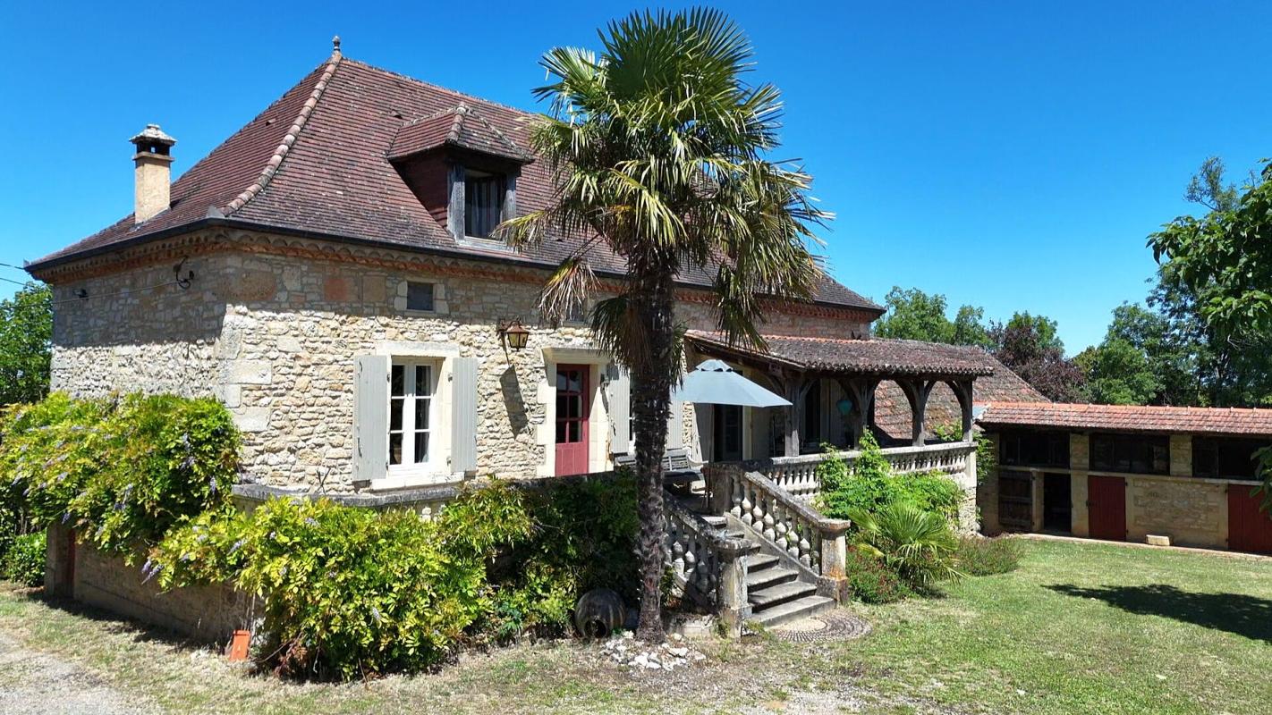 BOUZIC Authentique propriété de caractère du XIX siècle 1