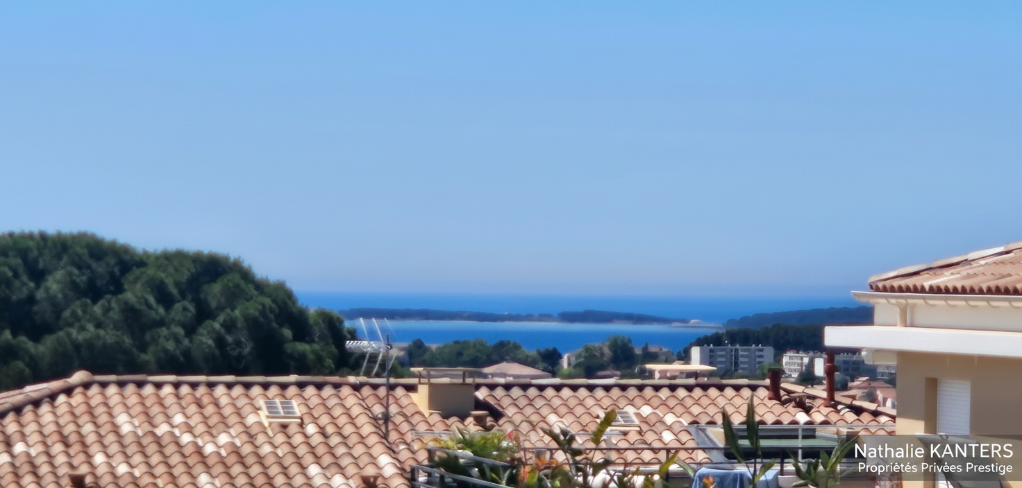 SIX-FOURS-LES-PLAGES Maison Six Fours Les Plages 7 pièce(s) 200 m2 12