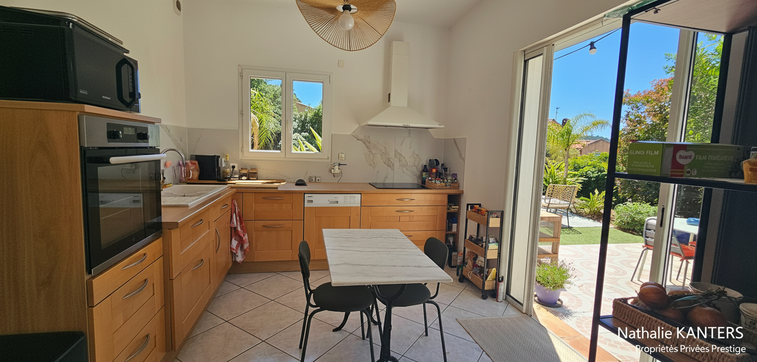 SIX-FOURS-LES-PLAGES Maison Six Fours Les Plages 7 pièce(s) 200 m2 9