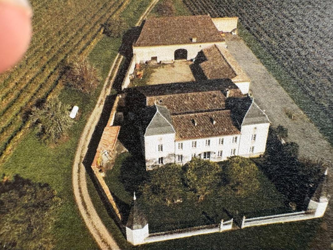 CASTILLON-LA-BATAILLE Château dominant les côteaux DE L'ENTRE DEUX MERS 1
