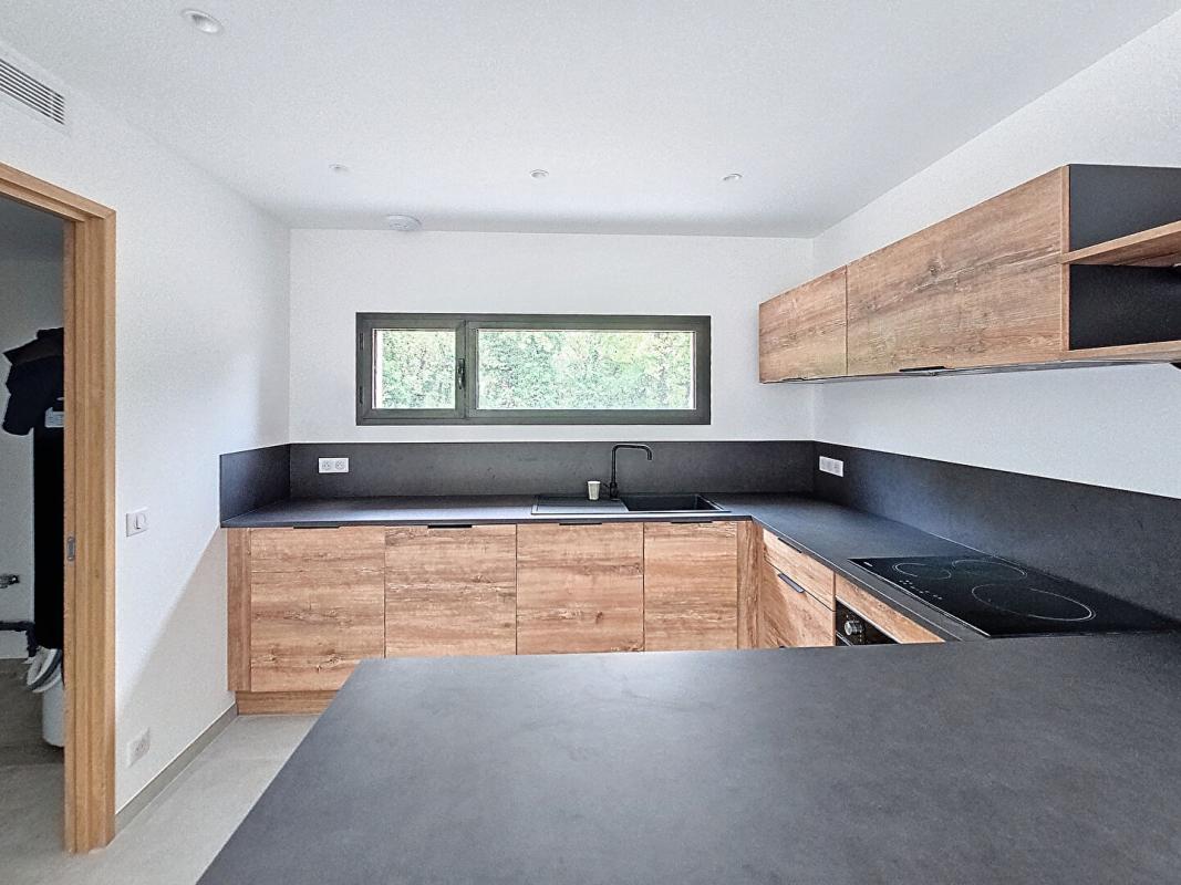SAINT-CEZAIRE-SUR-SIAGNE Maison  NEUVE 4 pièces 117 m2 avec jardin et places de stationnement 10