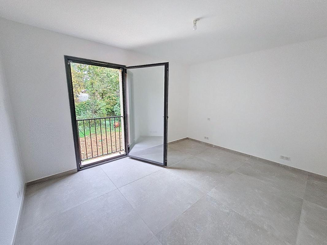 SAINT-CEZAIRE-SUR-SIAGNE Maison  NEUVE 4 pièces 117 m2 avec jardin et places de stationnement 7