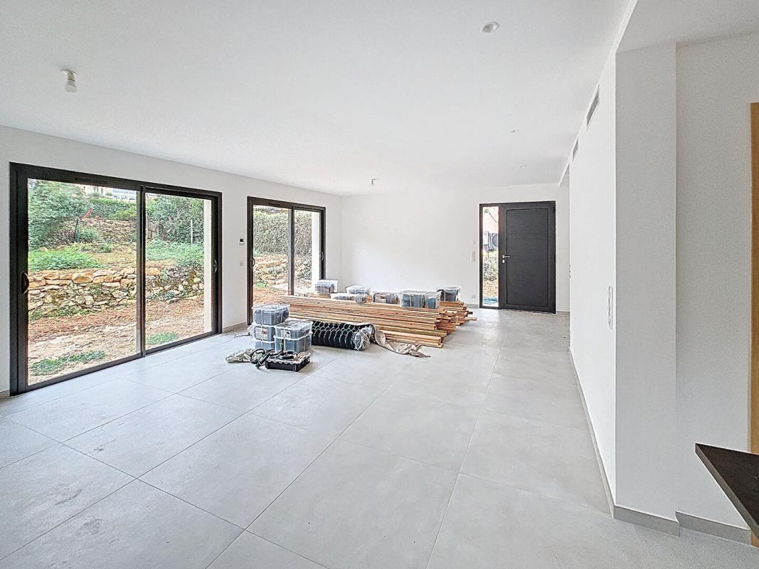 SAINT-CEZAIRE-SUR-SIAGNE Maison  NEUVE 4 pièces 117 m2 avec jardin et places de stationnement 9