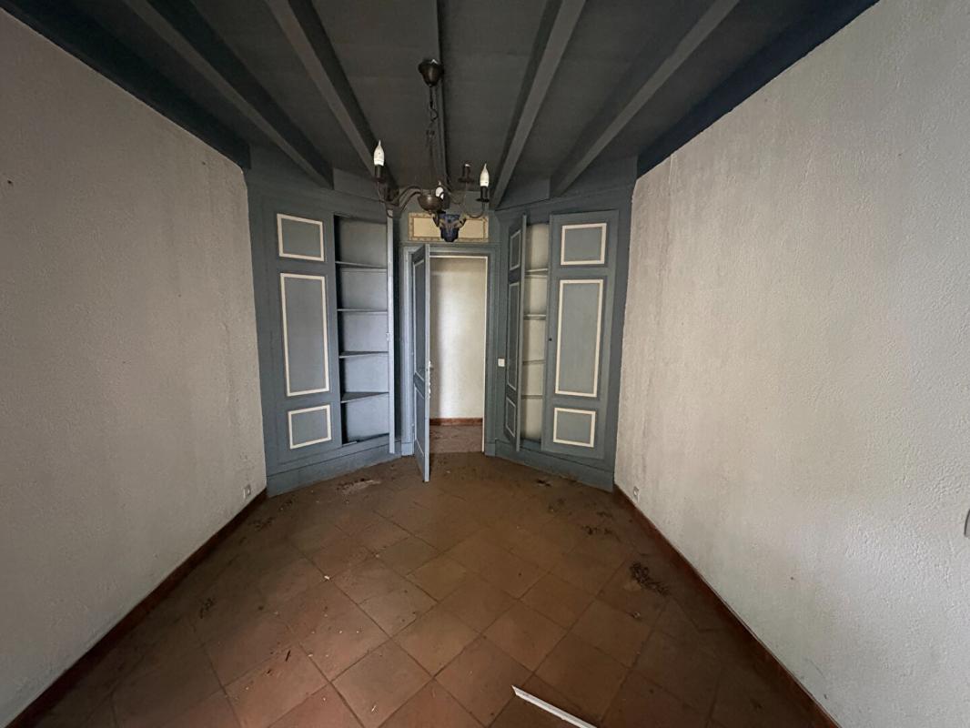 MASSUGAS Château confidentiel à Massugas, dominant les côteaux, entre Pellegrue et Sauveterre de Guyenne 12