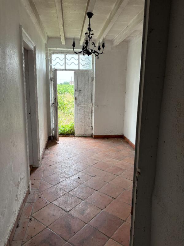 MASSUGAS Château confidentiel à Massugas, dominant les côteaux, entre Pellegrue et Sauveterre de Guyenne 13