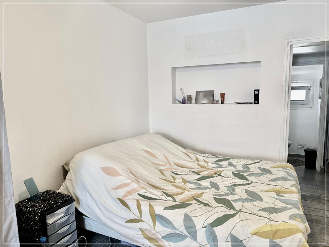 LA SEYNE-SUR-MER MAR VIVO - 10 MINUTES A PIED DES PLAGES ET COMMERCES A PROXIMITE IMMEDIATE  - 4  pièces  80 m2 - CAVE - GARAGE 12