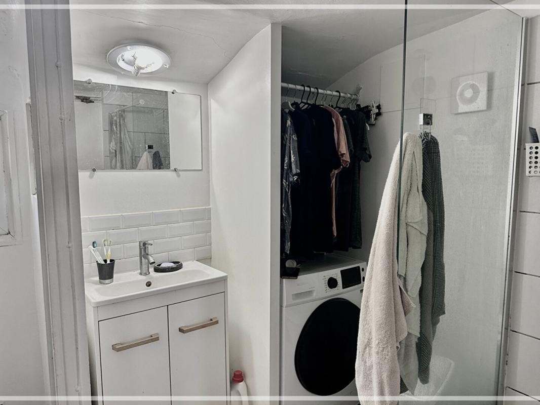 LA SEYNE-SUR-MER MAR VIVO - 10 MINUTES A PIED DES PLAGES ET COMMERCES A PROXIMITE IMMEDIATE  - 4  pièces  80 m2 - CAVE - GARAGE 13