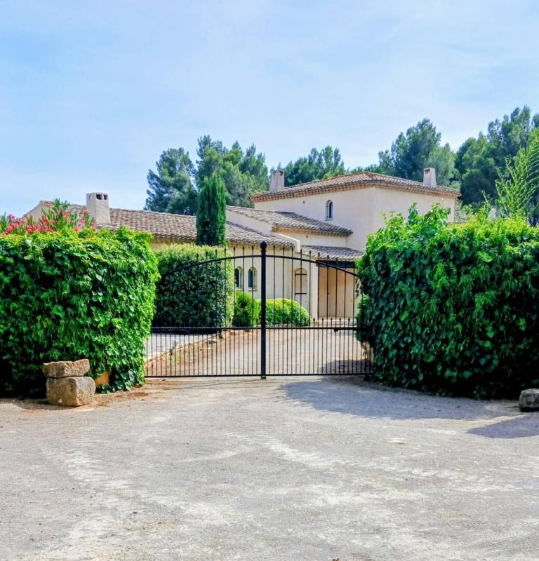 BEZIERS Maison d'exception 196 m² à Béziers, écrin méditerranéen, quatre chambres, grand séjoour salon salle à manger de 67 m& 1