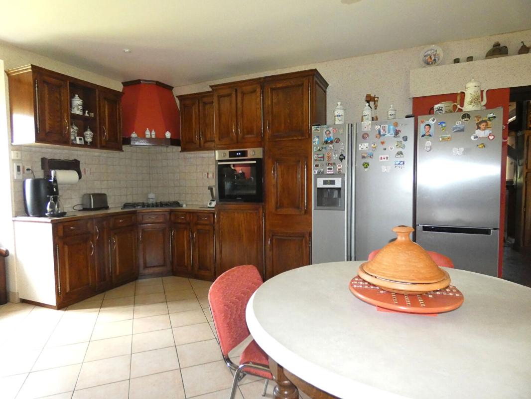 BOISSEUILH Maison 150 m2 habitables / 3 chambres / grange 154m² / terrain 9357m² 11