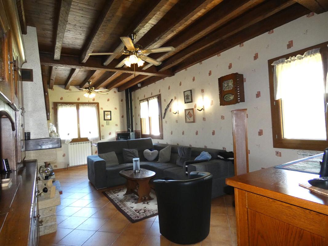 BOISSEUILH Maison 150 m2 habitables / 3 chambres / grange 154m² / terrain 9357m² 13