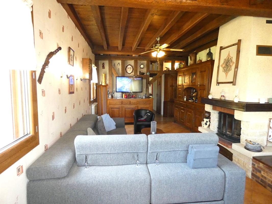 BOISSEUILH Maison 150 m2 habitables / 3 chambres / grange 154m² / terrain 9357m² 14