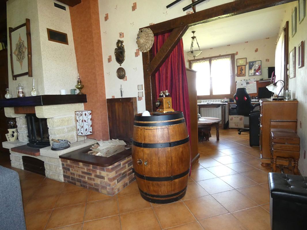 BOISSEUILH Maison 150 m2 habitables / 3 chambres / grange 154m² / terrain 9357m² 15