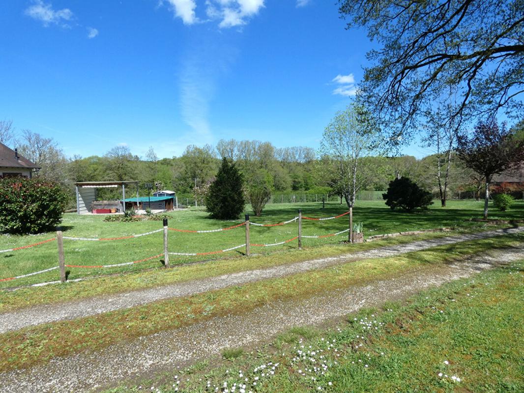BOISSEUILH Maison 150 m2 habitables / 3 chambres / grange 154m² / terrain 9357m² 7
