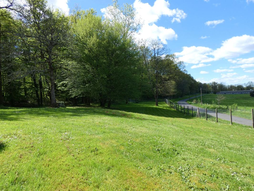 BOISSEUILH Maison 150 m2 habitables / 3 chambres / grange 154m² / terrain 9357m² 8