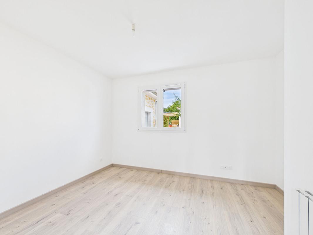 LUSIGNAN Maison neuve plain pied de 113 m2 à St Sauvant , 3 chambres , terrain de 741 m2 , garage 6