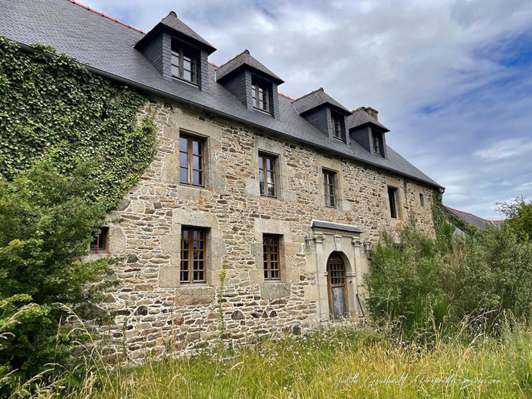 PEDERNEC Bien Atypique 700 m2 2