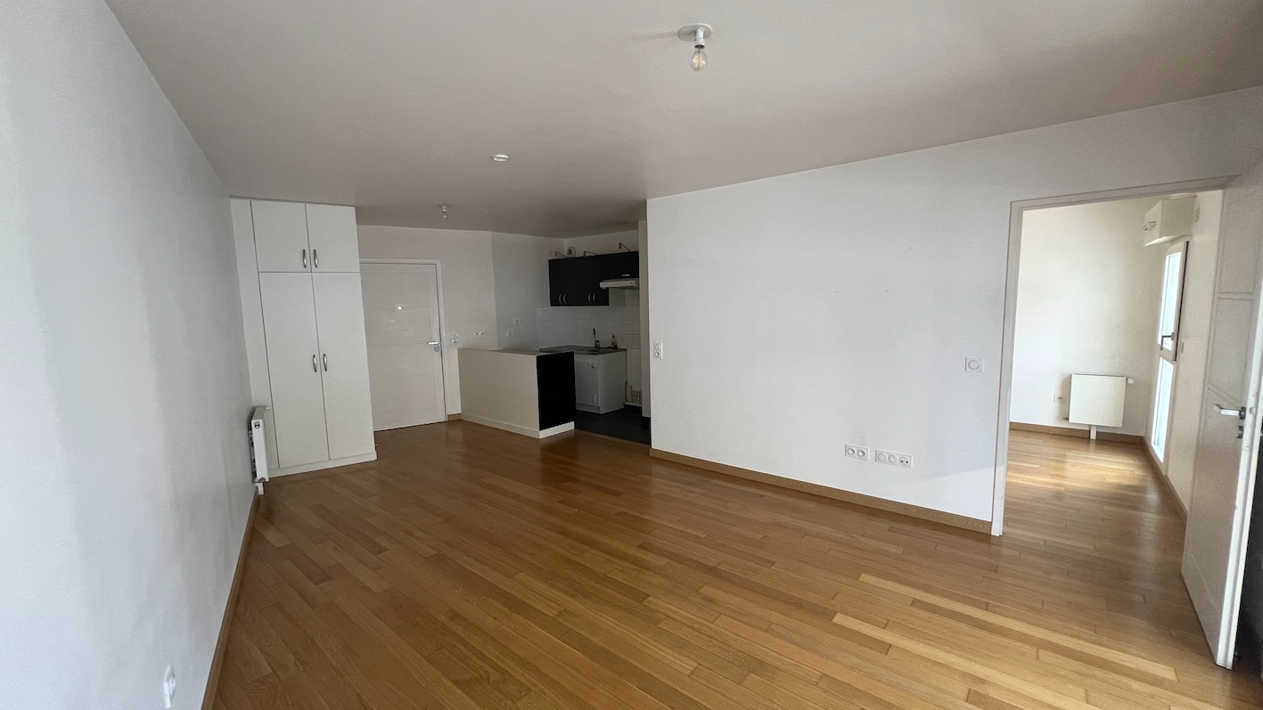 PARIS-19E-ARRONDISSEMENT Beau 2 pièces avec terrasse dans bel immeuble récent 1